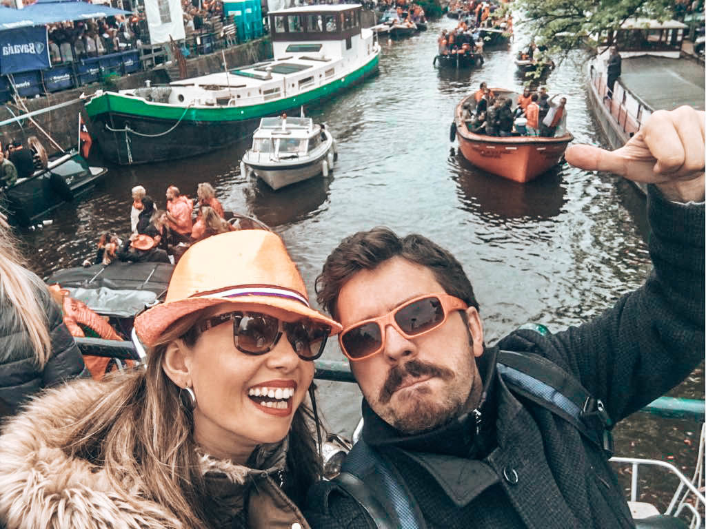 Amsterdam'da Gezilecek Yerler ve Amsterdam Rehberi - King's Dayi kutlarken