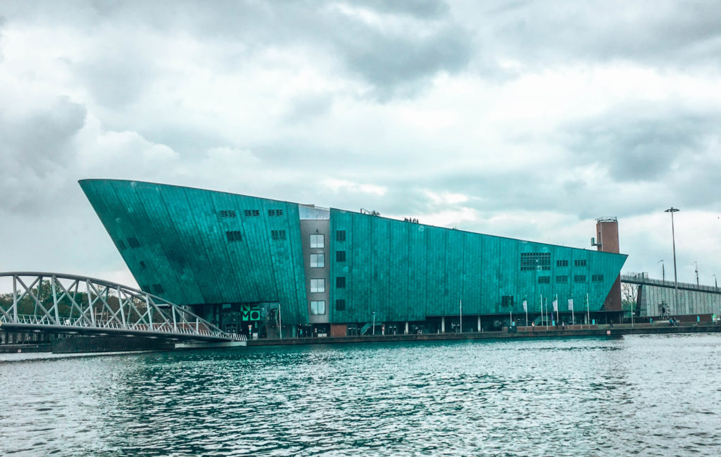 Amsterdam'da Gezilecek Yerler ve Amsterdam Rehberi -
Nemo Bilim Müzesi