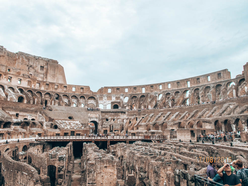 Roma'nın dev arenası kolezyum