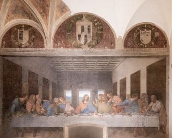 Leonardo da Vinci, Michelangelo ve Botticelli gibi Rönesans eseri veren ressamlar 